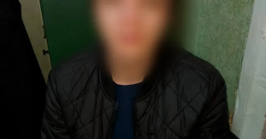 Фото із сайту ГУ Національної поліції у Харківській області У Краснограді біля супермаркету під час сварки 21-річний хлопець наніс удари кишеньковим ножем 15-річному: подробиці від поліції на порталі Gromada Group