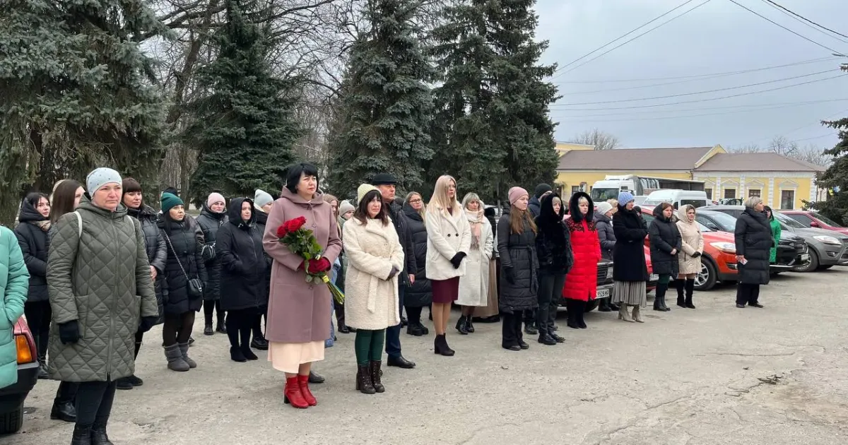 Фото зі сторінки у фейсбуці Красноградської міської ради У Краснограді відзначали 210-ту річницю від дня народження Тараса Шевченка на порталі Gromada Group