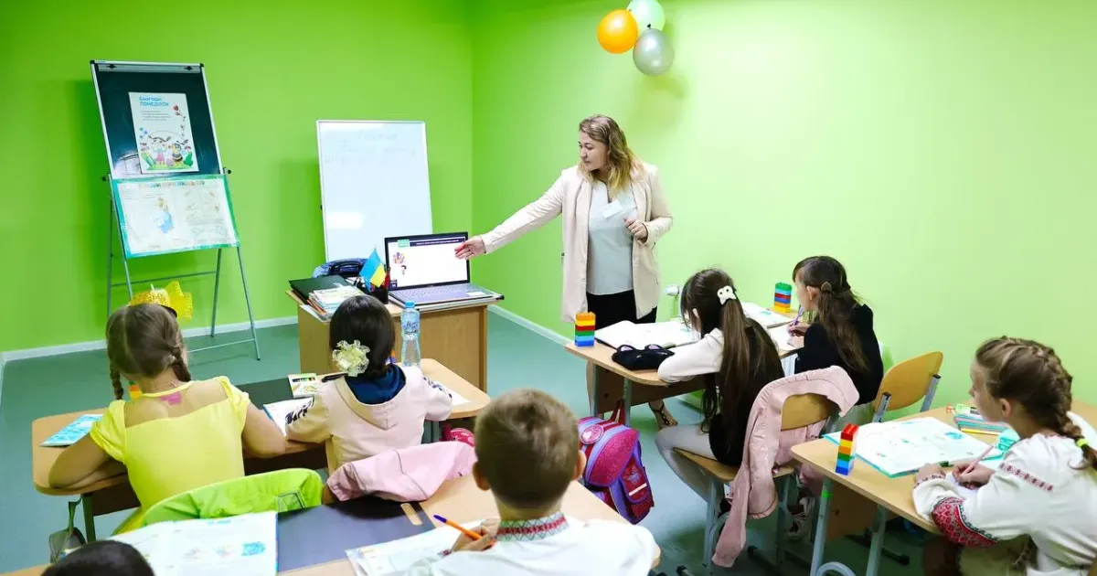Фото Харківської обласної військової адміністрації Як у Краснограді проходить навчання в змішаному форматі (фото) на порталі Gromada Group