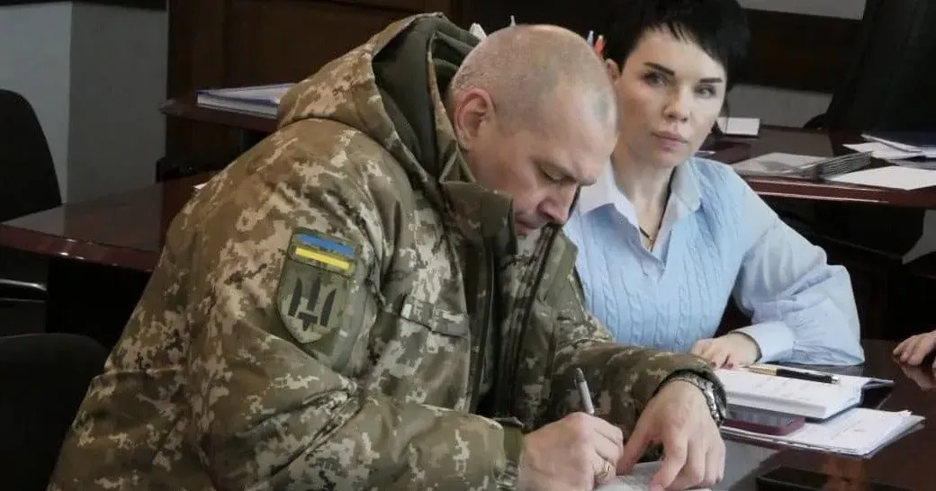 Фото із сайту Красноградської РВА Головам громад Красноградщини доручено розробити програми підтримки осіб, які бажають проходити військову службу в лавах ЗСУ на порталі Gromada Group